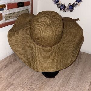 D&Y Wide Brim Sun Hat Woven 100% Paper
Raffia Floppy Bow